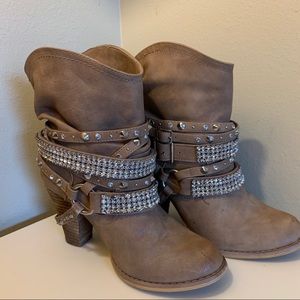Not Rated Light Brown Leather Bling Boots 7 1/2